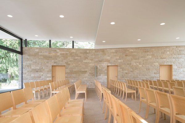 Aussegnungshalle Ravensburg Innenraum © Grath Architekten BDA