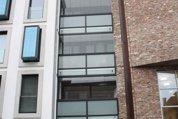 Wohnbebauung Burgstraße mit Tanzschule und Tiefgaragen