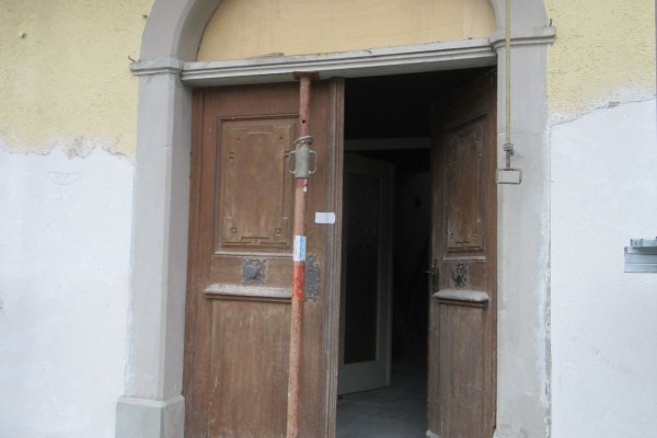Pfarrhaus Urnau Eingang vorher