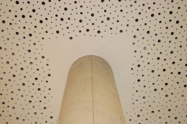 Detail Akustikdecke Betonsäule